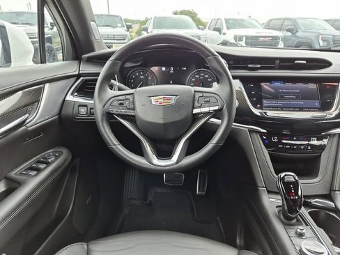 Used 2023 Cadillac XT6 Sport w/ Technology Package AWD/4WD image 34