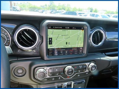 Used 2023 Jeep Wrangler Unlimited Sahara AWD/4WD image 16