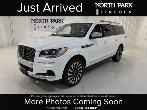 Used 2022 Lincoln Navigator L Black Label image 1