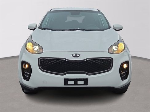 Used 2018 Kia Sportage LX image 2