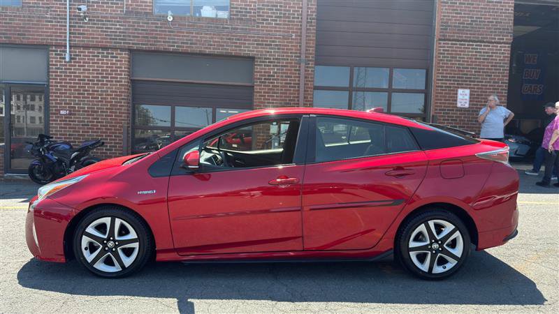 Used 2017 Toyota Prius Three Touring w/ Protection Package FWD image 9