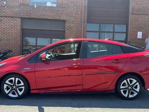 Used 2017 Toyota Prius Three Touring w/ Protection Package FWD image 9