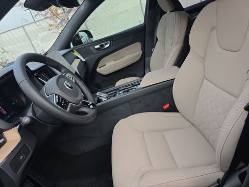 New 2026 Volvo XC60 B5 Plus w/ Protection Package Premier image 23