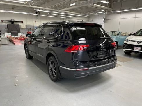 Used 2023 Volkswagen Tiguan SE FWD image 2