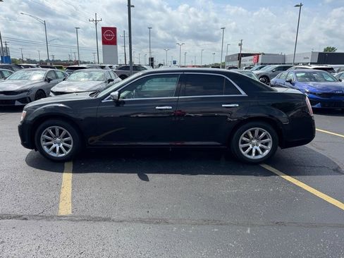 Used 2014 Chrysler 300 C image 8
