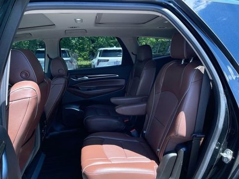 Used 2019 Buick Enclave Avenir w/ Avenir Technology Package AWD/4WD image 26