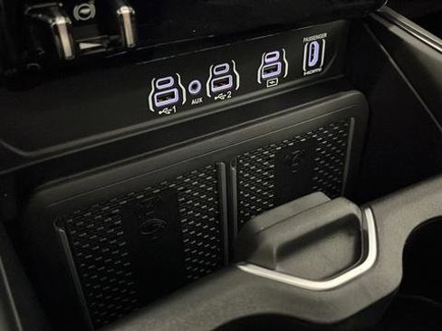 New 2026 RAM 1500 Laramie AWD/4WD image 40