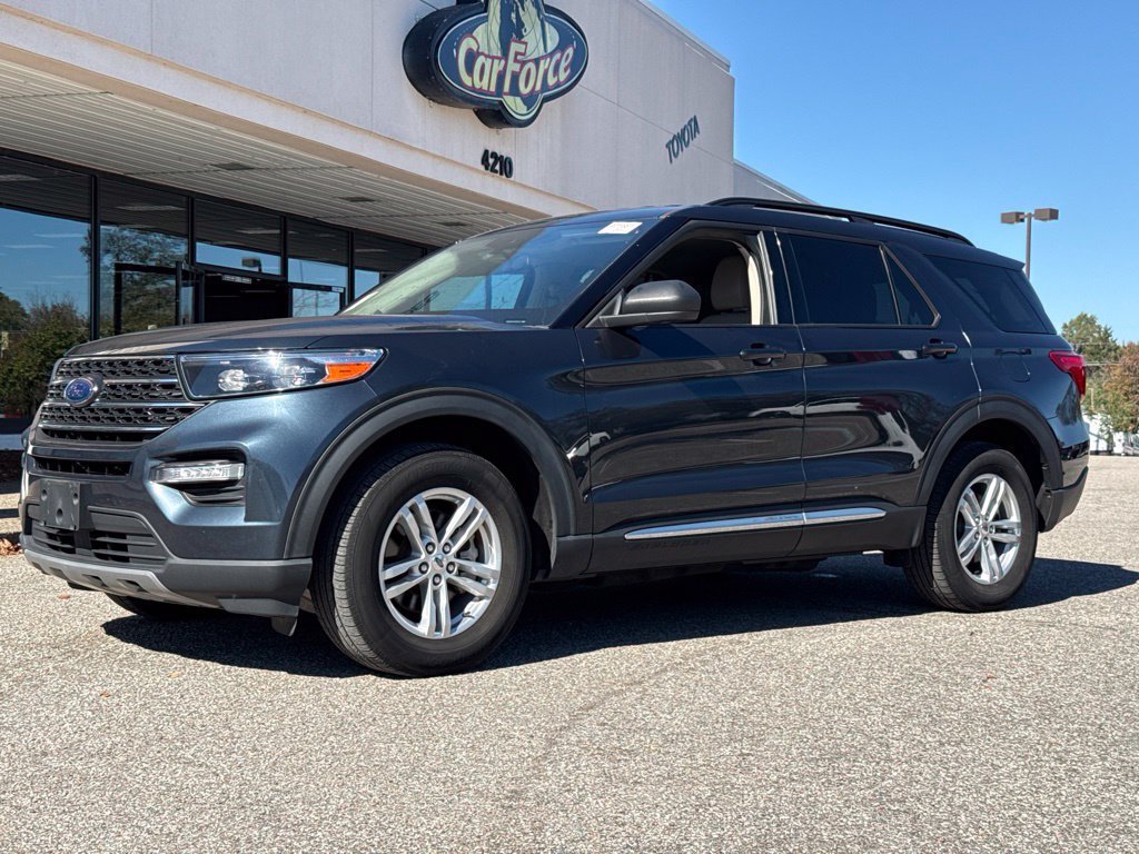 Used 2023 Ford Explorer XLT w/ Equipment Group 202A AWD/4WD image 9