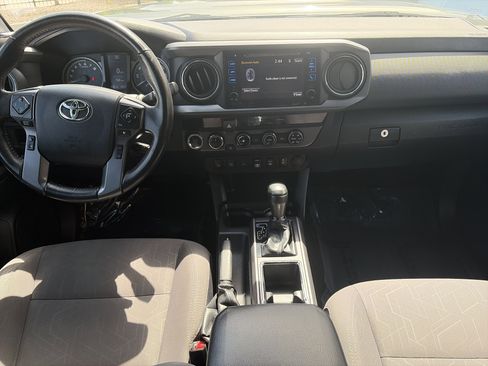 Used 2018 Toyota Tacoma TRD Sport w/ Technology Package AWD/4WD image 16