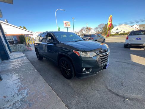 Used 2019 Chevrolet Traverse RS image 4