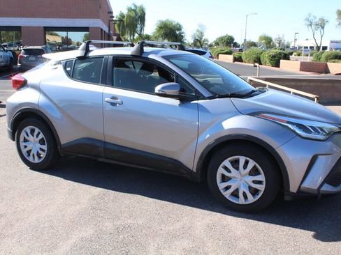 Used 2020 Toyota C-HR LE image 6