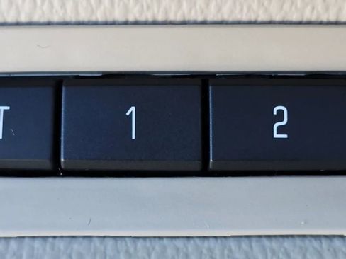 Used 2015 Cadillac Escalade Premium image 31