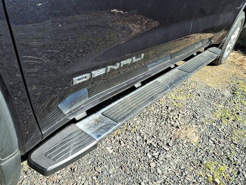 Used 2022 GMC Sierra 1500 Denali image 7