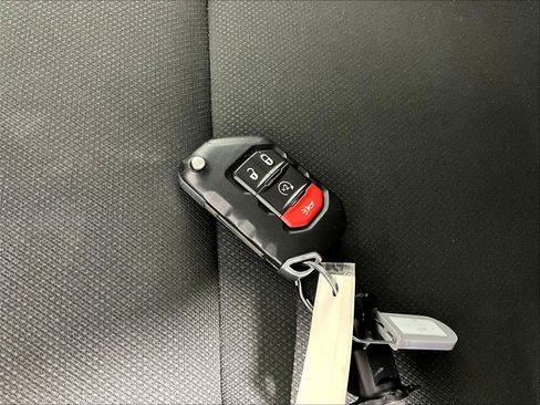 Used 2018 Jeep Wrangler Unlimited Sahara AWD/4WD image 30