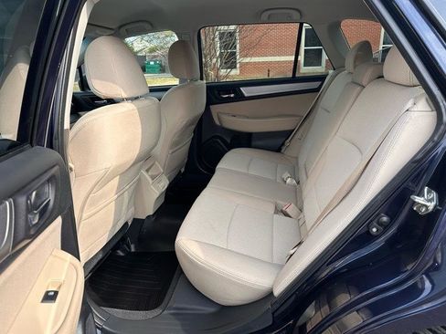 Used 2018 Subaru Outback 2.5i Premium image 17