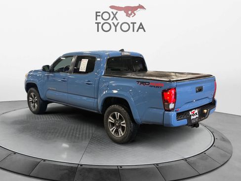 Used 2019 Toyota Tacoma TRD Sport image 5