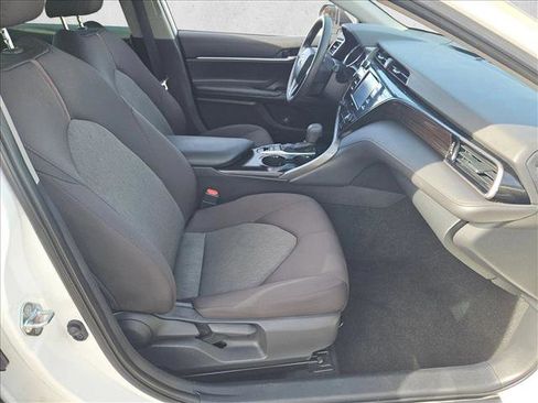 Used 2020 Toyota Camry LE image 25