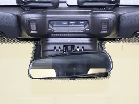 Used 2025 Jeep Wrangler Unlimited Sahara AWD/4WD image 13