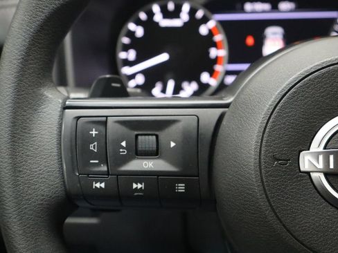 Used 2024 Nissan Rogue SV FWD image 24