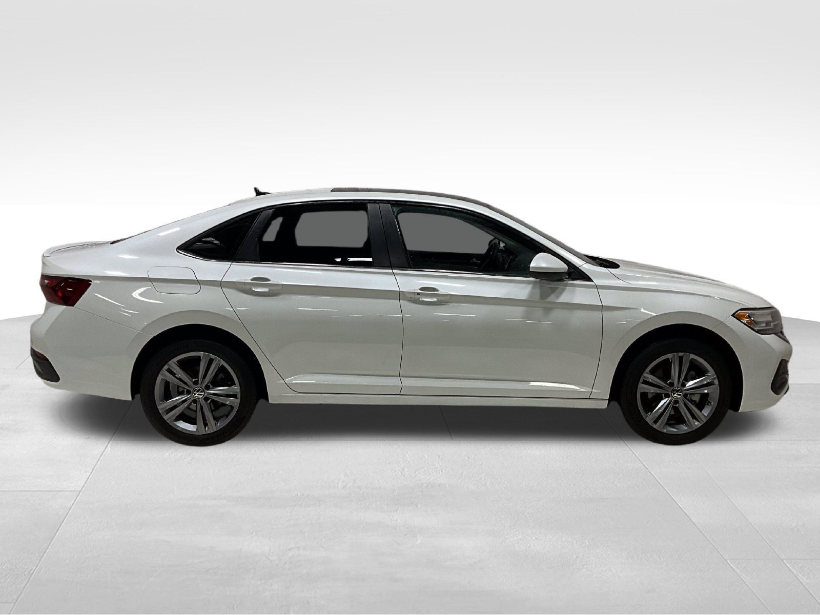 Used 2023 Volkswagen Jetta SE FWD image 4