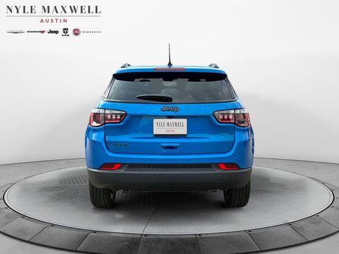 New 2026 Jeep Compass Latitude image 15