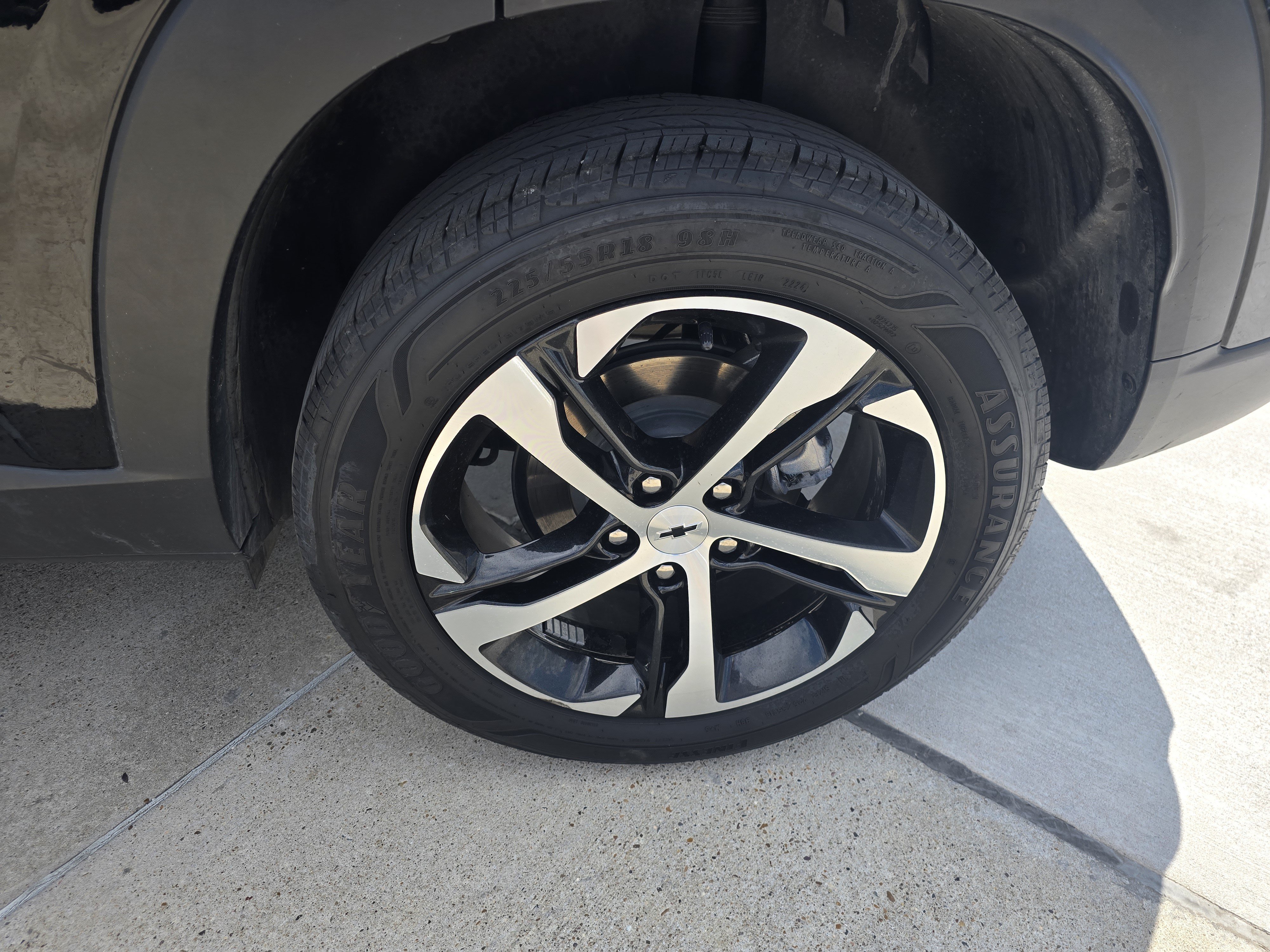 Used 2025 Chevrolet Trax RS w/ Driver Confidence Package FWD image 5
