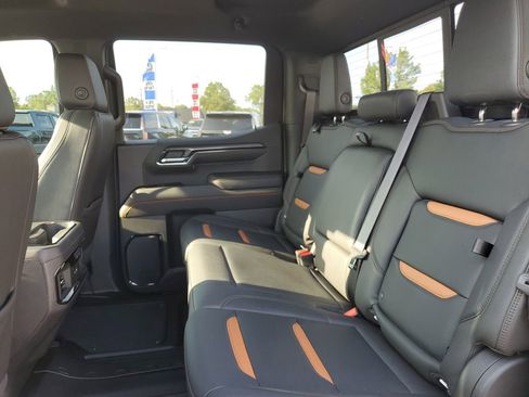 Used 2024 GMC Sierra 1500 AT4 w/ Technology Package image 31