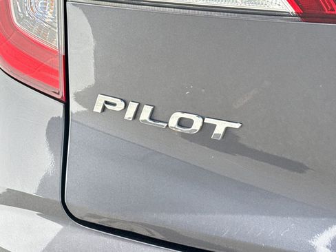 Certified 2020 Honda Pilot Touring image 20