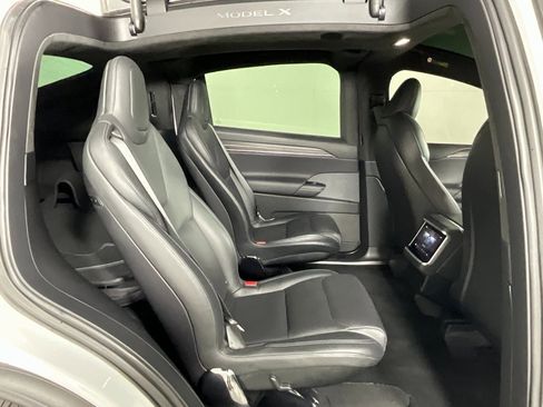 Used 2022 Tesla Model X image 23