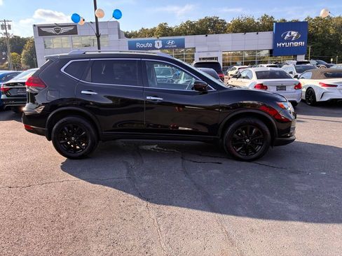 Used 2019 Nissan Rogue SV AWD/4WD image 8