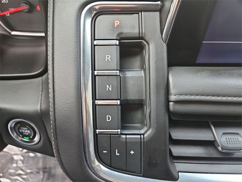 Used 2021 Chevrolet Suburban LT image 16