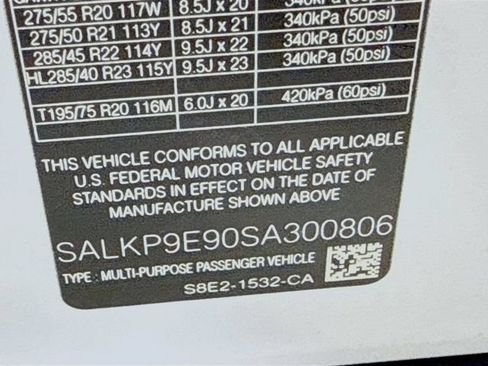 Certified 2025 Land Rover Range Rover SE AWD/4WD image 34