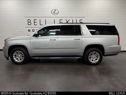 Used 2017 GMC Yukon XL SLT AWD/4WD image 8
