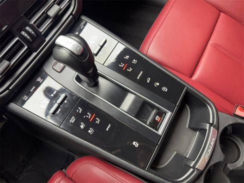 Used 2023 Porsche Macan Turbo image 66