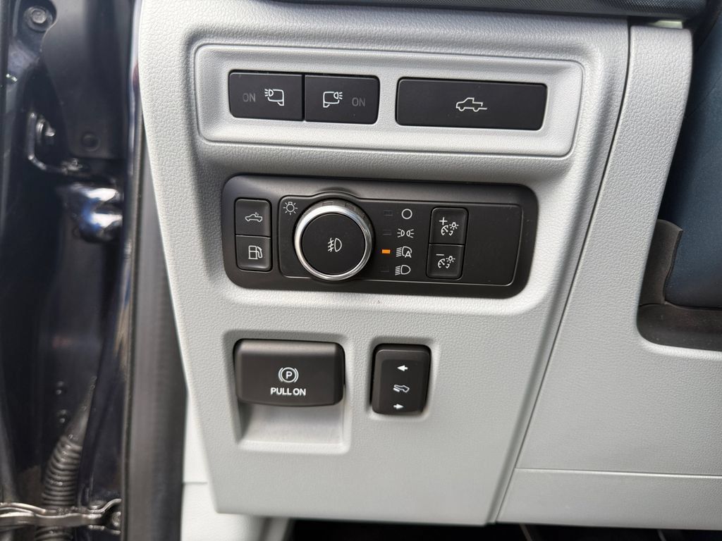 Used 2021 Ford F150 Limited AWD/4WD image 22