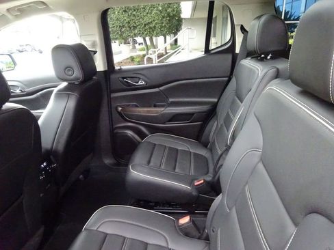 Certified 2022 GMC Acadia Denali w/ Denali Ultimate Package image 24