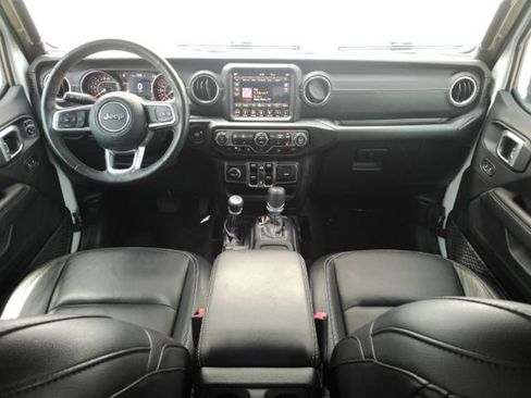 Used 2019 Jeep Wrangler Unlimited Sahara AWD/4WD image 2