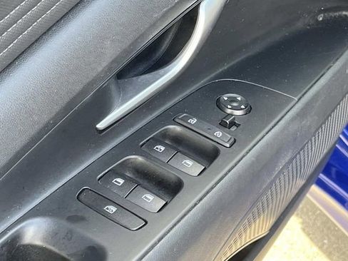 Certified 2021 Hyundai Elantra Limited image 23