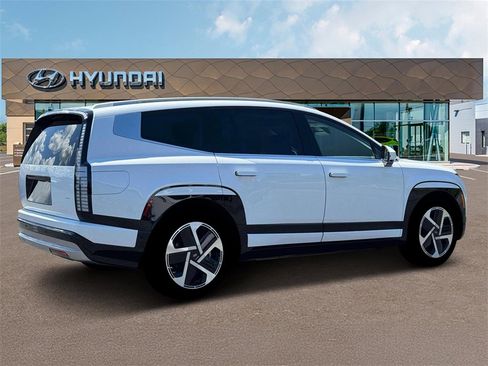 New 2026 Hyundai Ioniq 9 Limited image 8