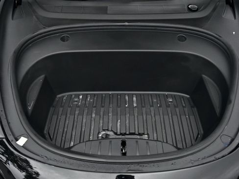 Used 2022 Tesla Model 3 Standard Range image 18