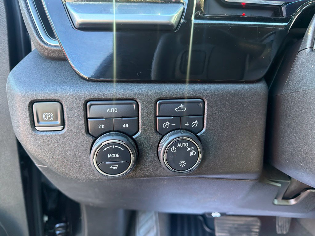 Used 2022 Chevrolet Silverado 1500 LT AWD/4WD image 21