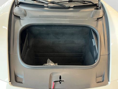 Used 2023 Porsche 911 Carrera image 9