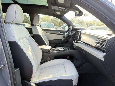 New 2026 Volkswagen Atlas Cross Sport SEL Premium R-Line image 18