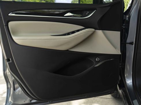 Used 2019 Buick Enclave Essence FWD image 35