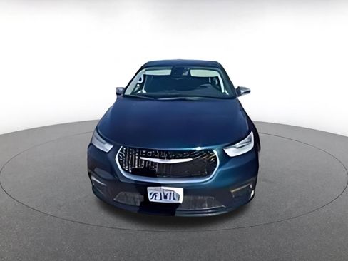 Used 2023 Chrysler Pacifica Limited image 2