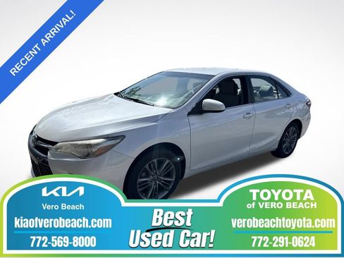 Used 2017 Toyota Camry SE FWD image 1