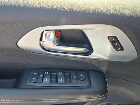 New 2026 Chrysler Pacifica Limited AWD/4WD image 12
