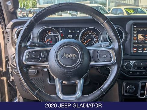 Used 2020 Jeep Gladiator Overland AWD/4WD image 17