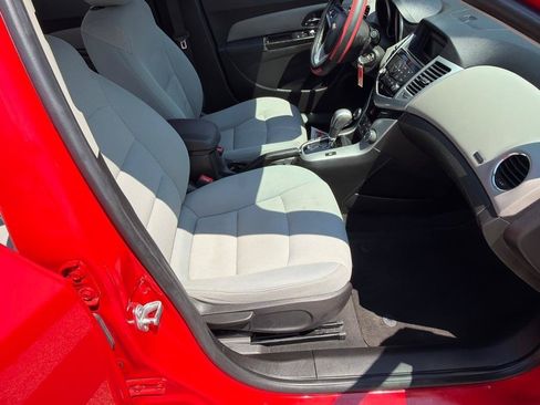 Used 2014 Chevrolet Cruze LT FWD image 9
