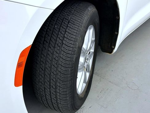 Certified 2022 Chrysler Pacifica Touring-L FWD image 23